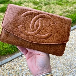 Vintage Chanel flap wallet clutch cognac tan caviar leather CC logo